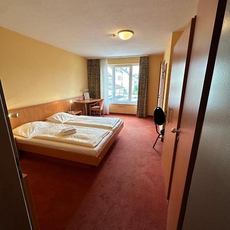 Meitingen Gasthaus - Hotel Neue Post מראה חיצוני תמונה